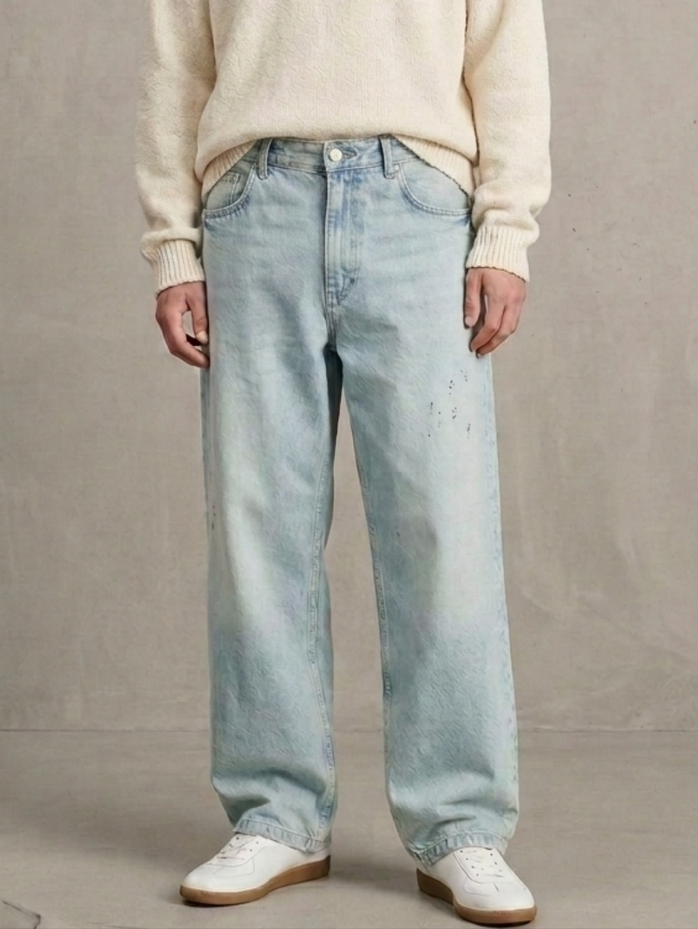 NWT! Zara Light Wash Men's Relaxed Jeans Size 32